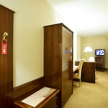 Готель Zanhotel Tre Vecchi