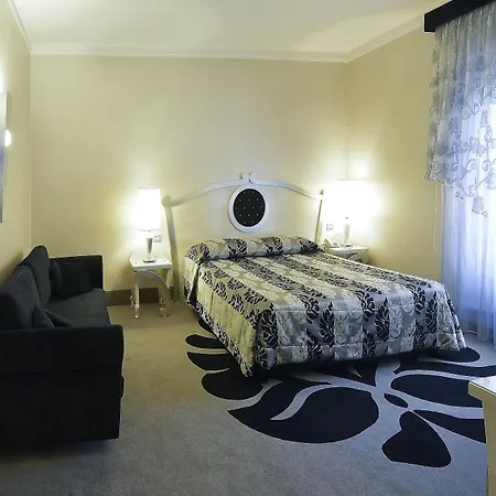 Hotel Zanhotel Tre Vecchi Boloňa