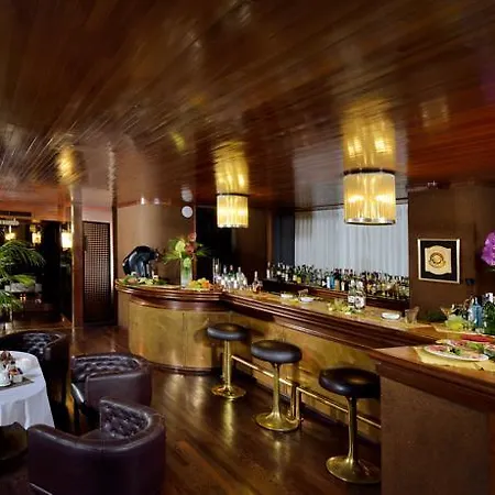 Hotel Zanhotel Tre Vecchi Boloňa