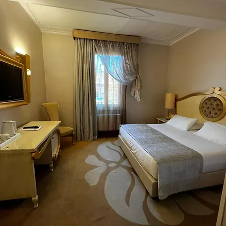 Zanhotel Tre Vecchi Готель 4*