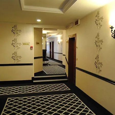 Hotel Zanhotel Tre Vecchi Boloňa