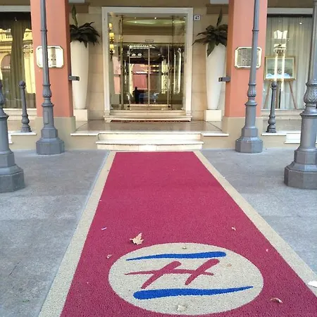 מלון Zanhotel Tre Vecchi 4*