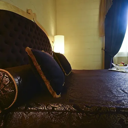 Zanhotel Tre Vecchi 4* בולוניה
