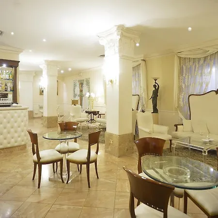 Zanhotel Tre Vecchi מלון 4*